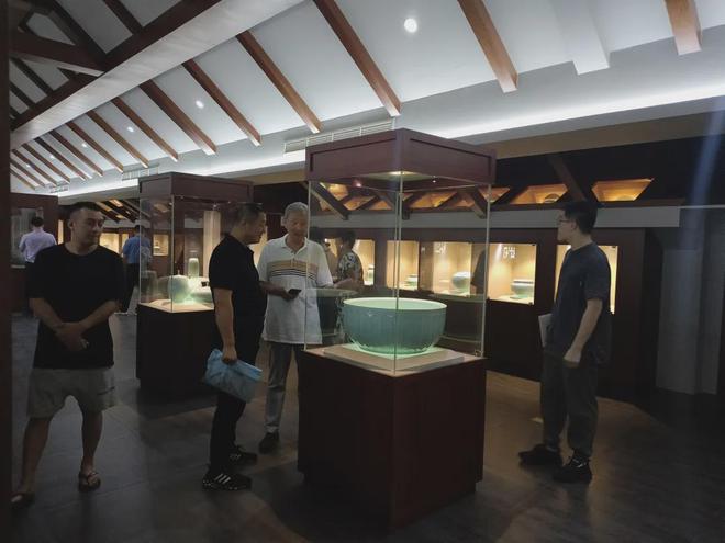 浙江省硅酸鹽學(xué)會(huì)智庫(kù)專(zhuān)家赴龍泉開(kāi)展技術(shù)服務(wù)交流與展覽展示活動(dòng)
